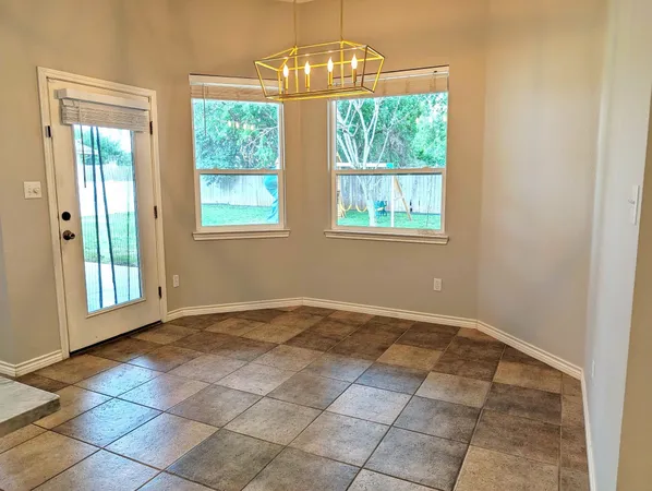 $2,800 | 87 Firestone Place, Meadowlakes, TX 78654