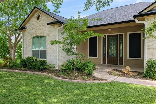 $2,800 | 87 Firestone Place, Meadowlakes, TX 78654