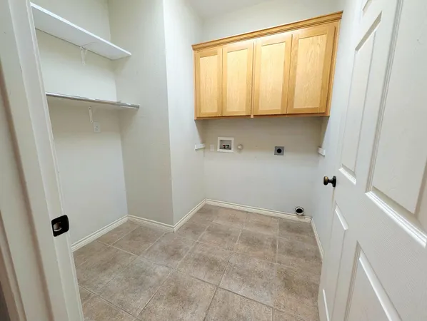 $2,800 | 87 Firestone Place, Meadowlakes, TX 78654