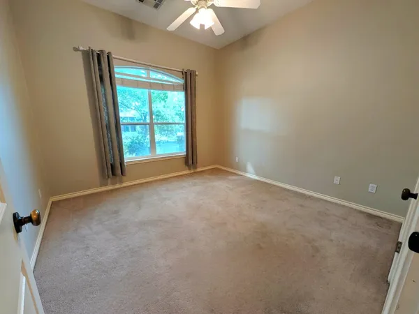 $2,800 | 87 Firestone Place, Meadowlakes, TX 78654