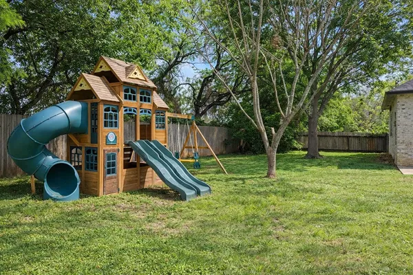 $2,800 | 87 Firestone Place, Meadowlakes, TX 78654