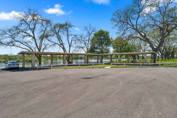 $2,800 | 87 Firestone Place, Meadowlakes, TX 78654