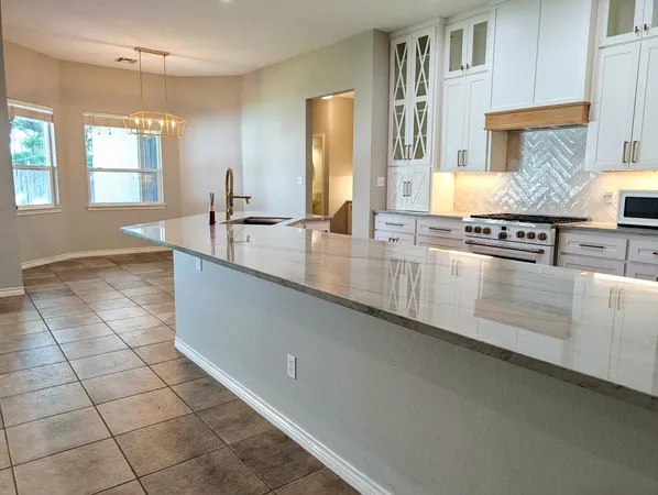 $2,800 | 87 Firestone Place, Meadowlakes, TX 78654