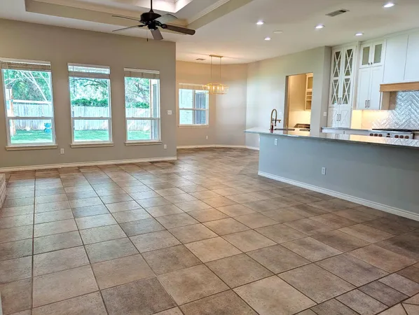 $2,800 | 87 Firestone Place, Meadowlakes, TX 78654