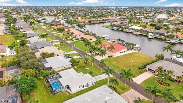$2,800 | 2919 Southwest 25th Street, Cape Coral, FL 33914