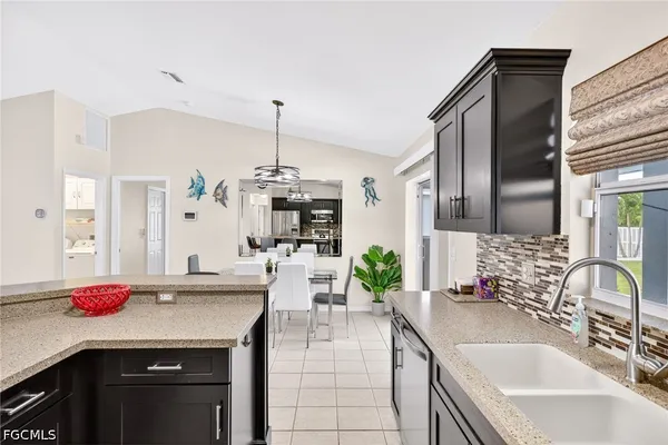 $2,800 | 2919 Southwest 25th Street, Cape Coral, FL 33914