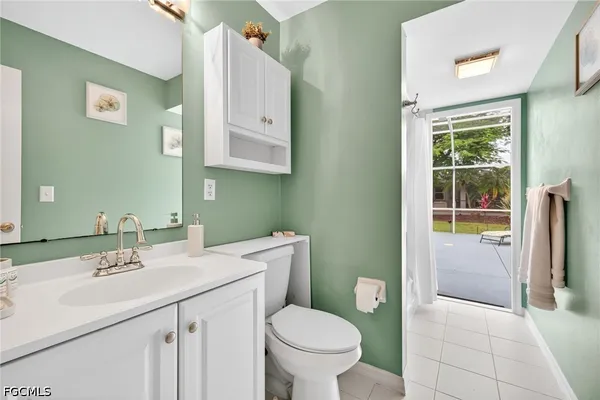 $2,800 | 2919 Southwest 25th Street, Cape Coral, FL 33914