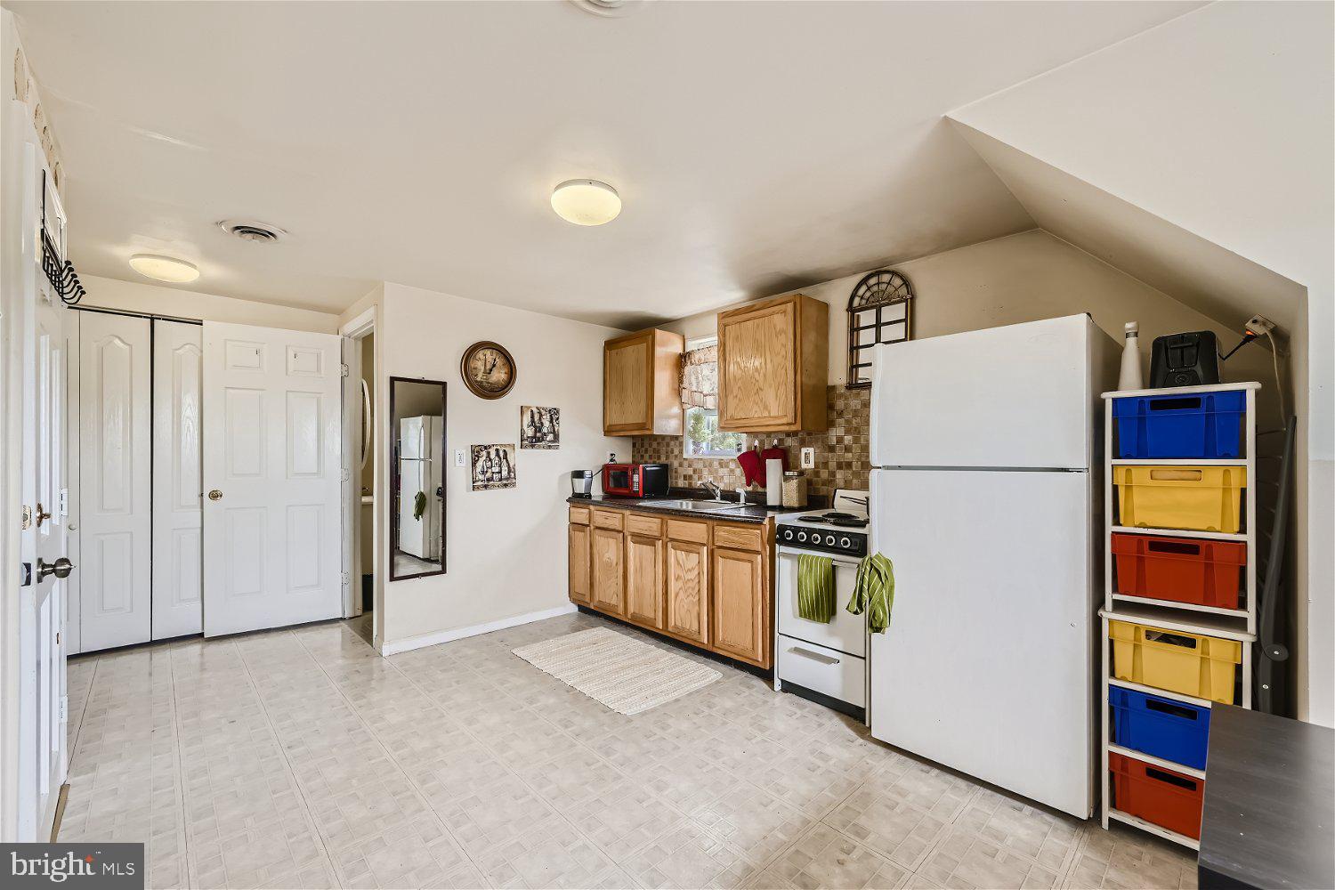 7712 Trappe Road Dundalk, MD 21222 - Photo 18 of 37 2nd fl-kitchen area