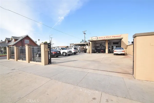 $1,230,000 | 725 West Gardena Boulevard, Gardena, CA 90247