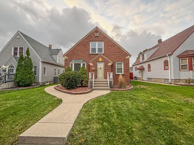 $349,900 | 3723 South 18th Street, Unit 3725, Milwaukee, WI 53221