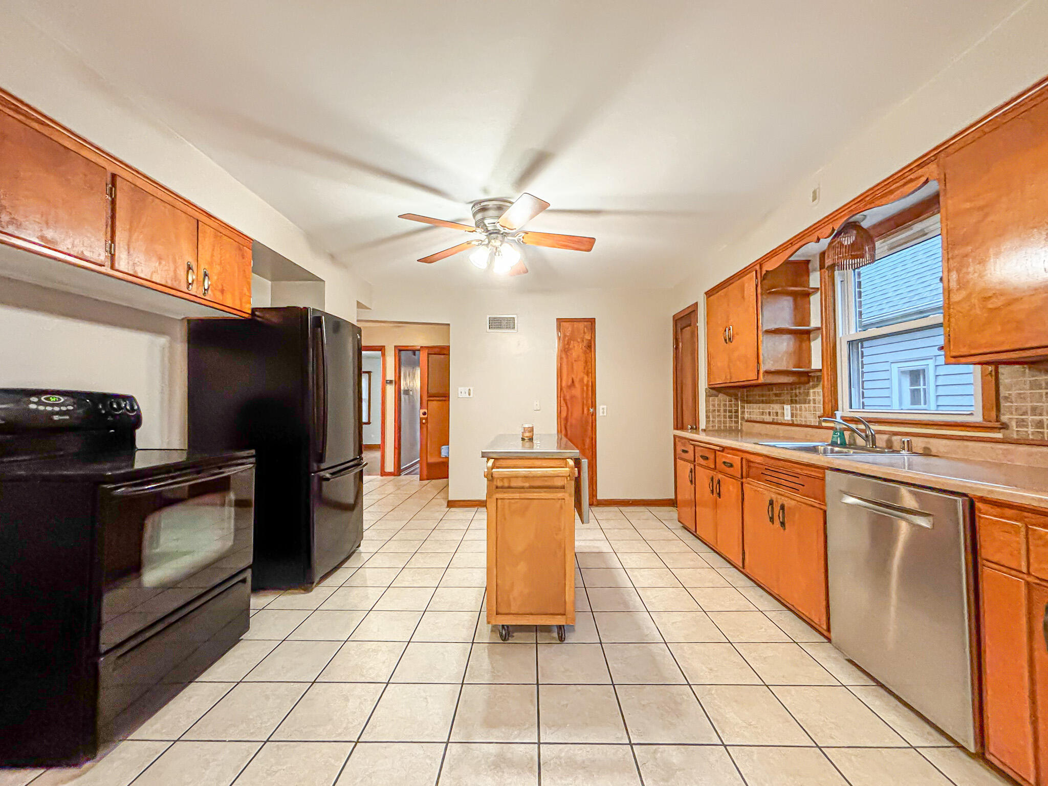 3723 South 18th Street, Unit 3725 Milwaukee, WI 53221 - Photo 12 of 28 Kitchen (Lower)