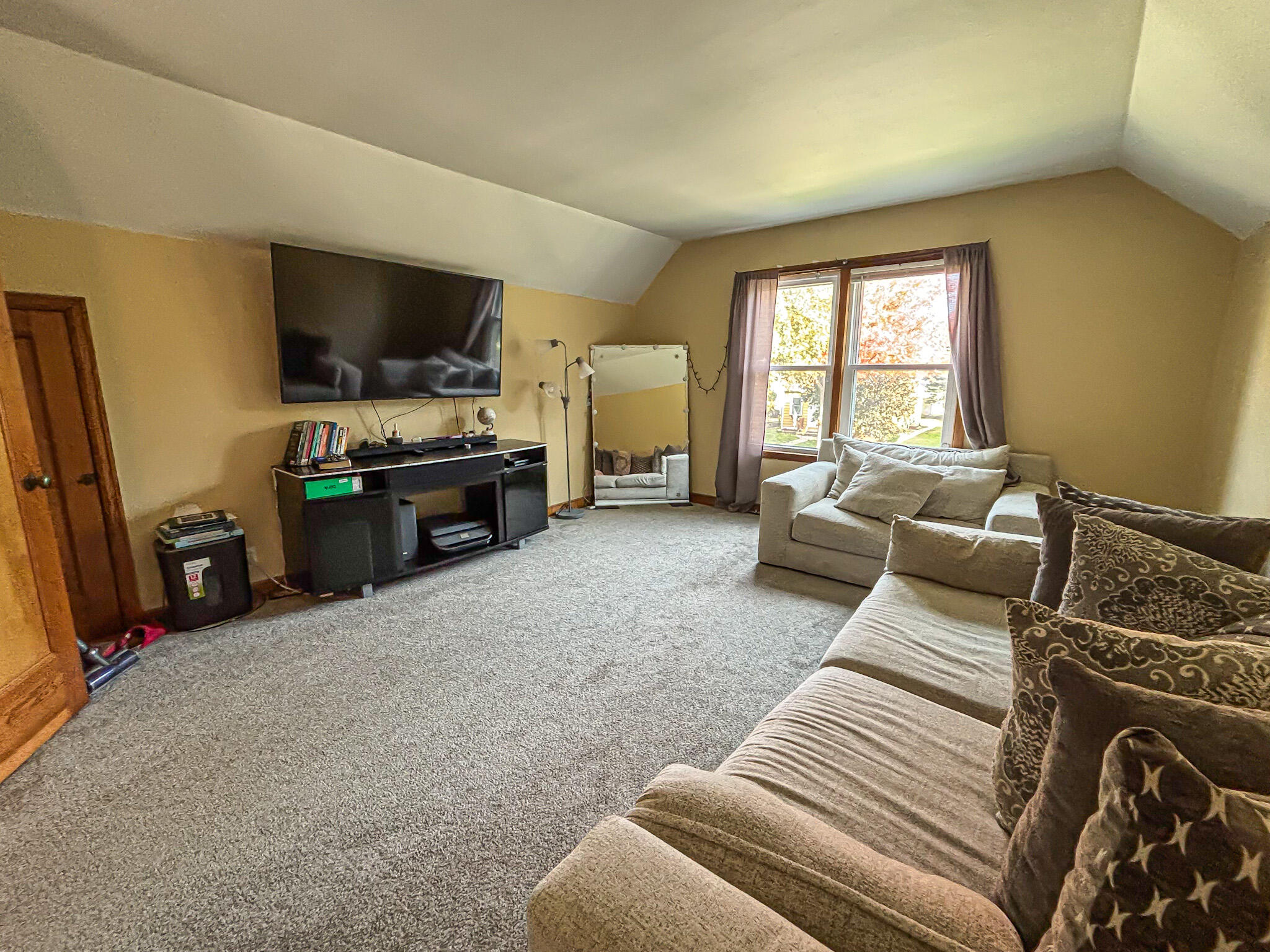 3723 South 18th Street, Unit 3725 Milwaukee, WI 53221 - Photo 22 of 28 Great Room (Upper)