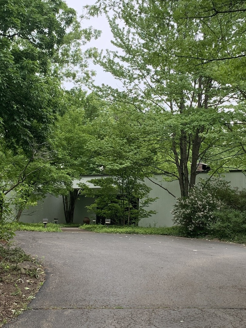 8 Dunsinane Lane Bannockburn, IL 60015 - Photo 2 of 2
