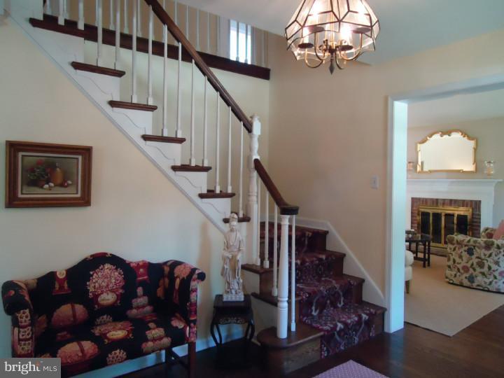 630 Foxfields Road Bryn Mawr, PA 19010 - Photo 3 of 24 Foyer