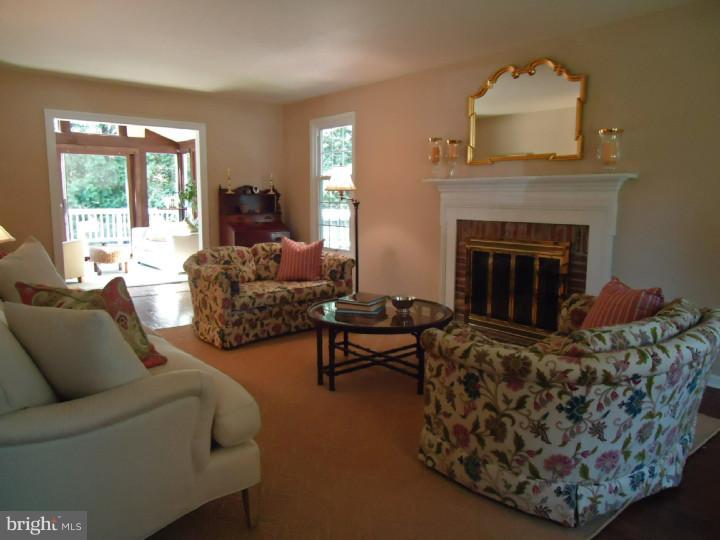 630 Foxfields Road Bryn Mawr, PA 19010 - Photo 4 of 24 Living Room