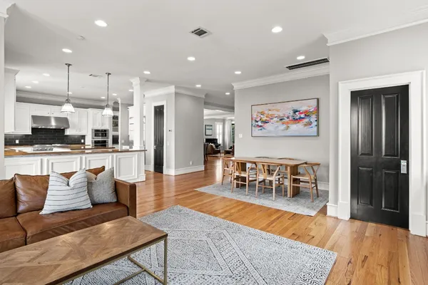 $1,850,000 | 1216 Arlington Street, Houston, TX 77008