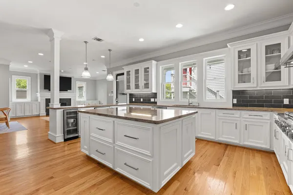 $1,850,000 | 1216 Arlington Street, Houston, TX 77008