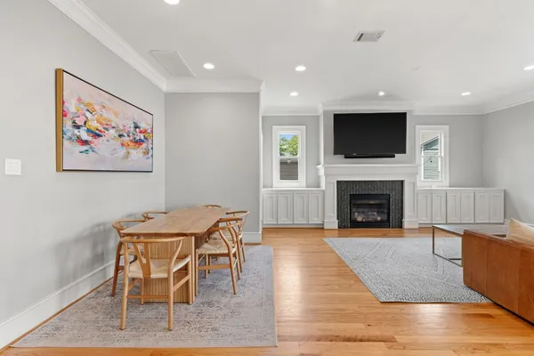 $1,850,000 | 1216 Arlington Street, Houston, TX 77008