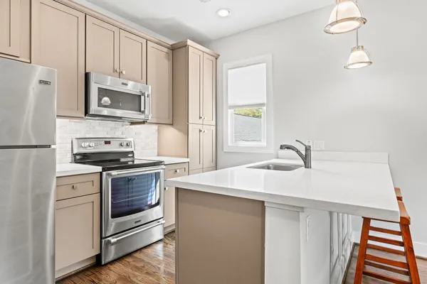 $1,850,000 | 1216 Arlington Street, Houston, TX 77008