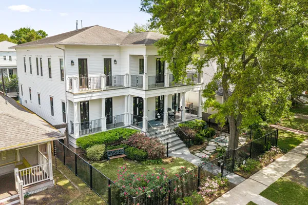 $1,850,000 | 1216 Arlington Street, Houston, TX 77008