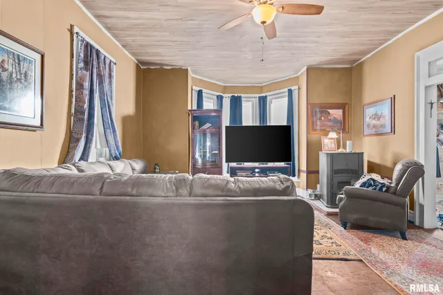 $74,500 | 321 North Main Street, White Hall, IL 62092