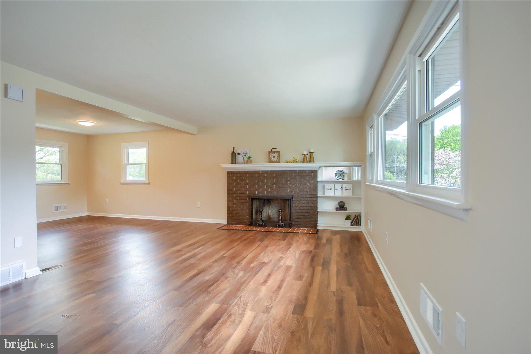 22 Boeing Road New Cumberland, PA 17070 - Photo 4 of 40