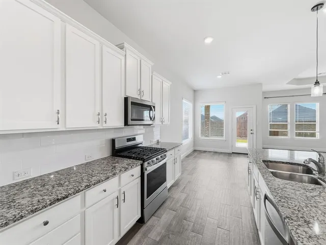 $2,400 | 11108 Culberson Drive, Aubrey, TX 76227