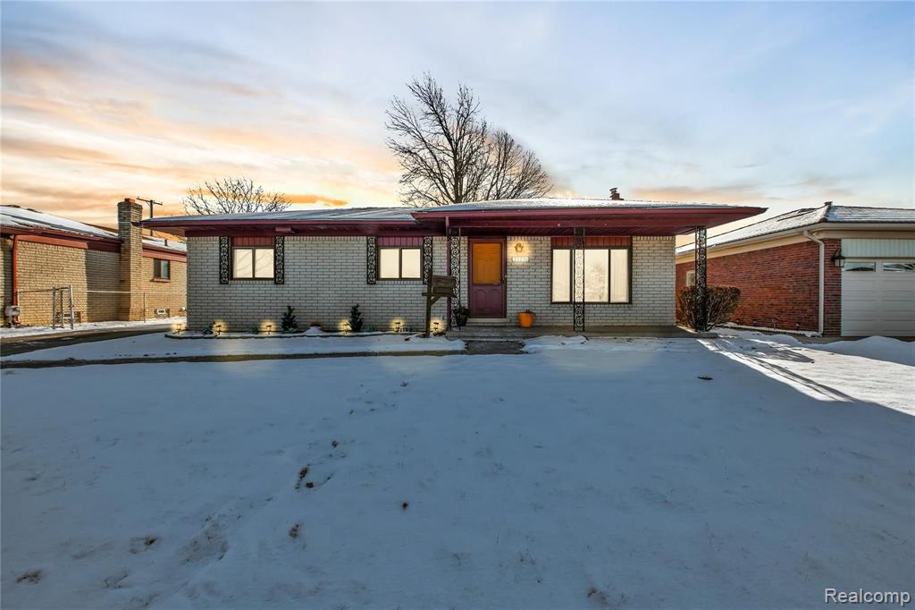 22230 Kelly Road Eastpointe, MI 48021 - Photo 4 of 29