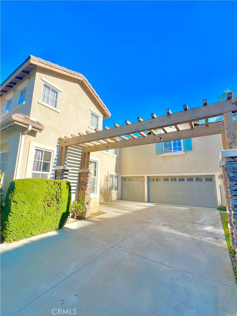 27145 Cherry Grove Court Temecula, CA 92591 - Photo 7 of 61 a view of a large building with a big yard
