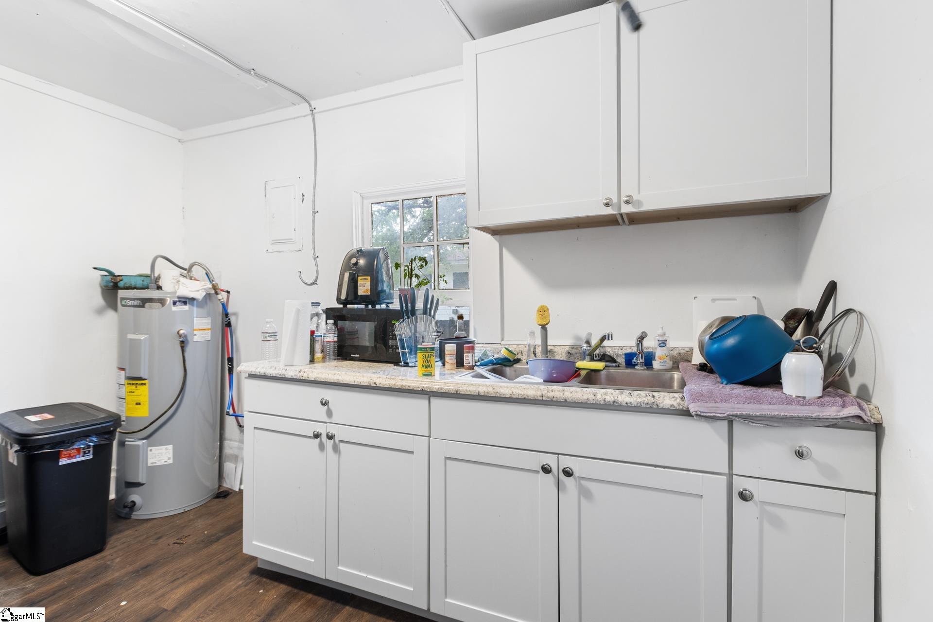 101 Bond Street, Unit A & B Clinton, SC 29325 - Photo 7 of 30