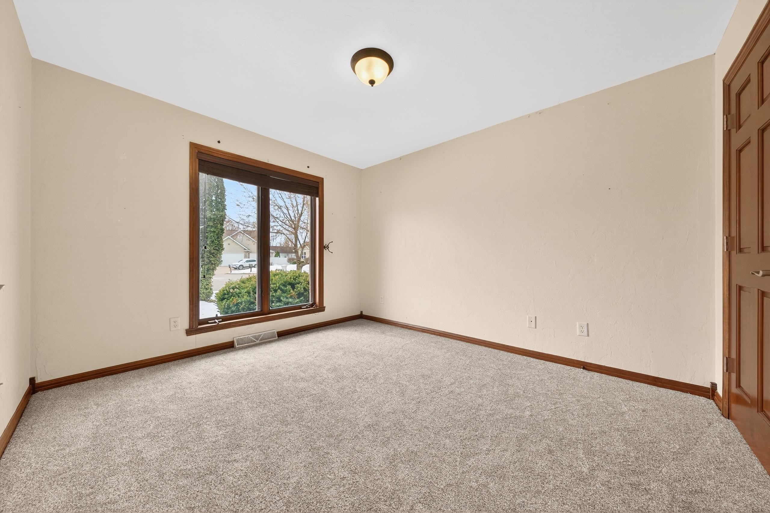 2718 Independence Court Appleton, WI 54914 - Photo 20 of 56