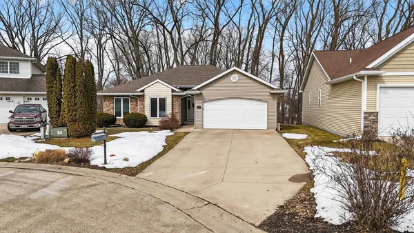 $425,000 | 2718 Independence Court, Appleton, WI 54914