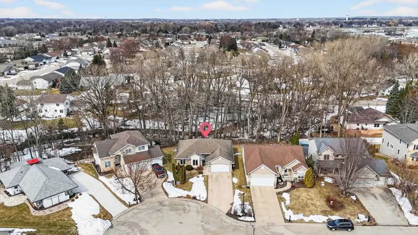 $425,000 | 2718 Independence Court, Appleton, WI 54914
