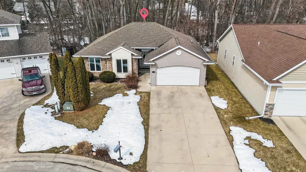 $425,000 | 2718 Independence Court, Appleton, WI 54914