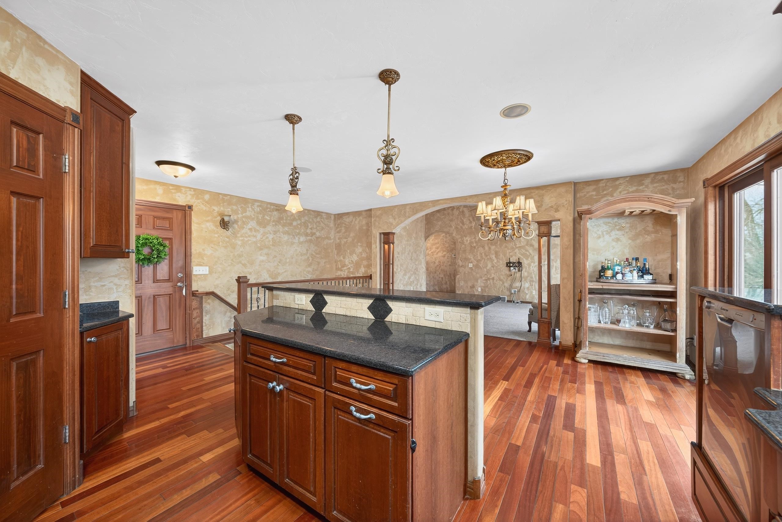 2718 Independence Court Appleton, WI 54914 - Photo 6 of 56