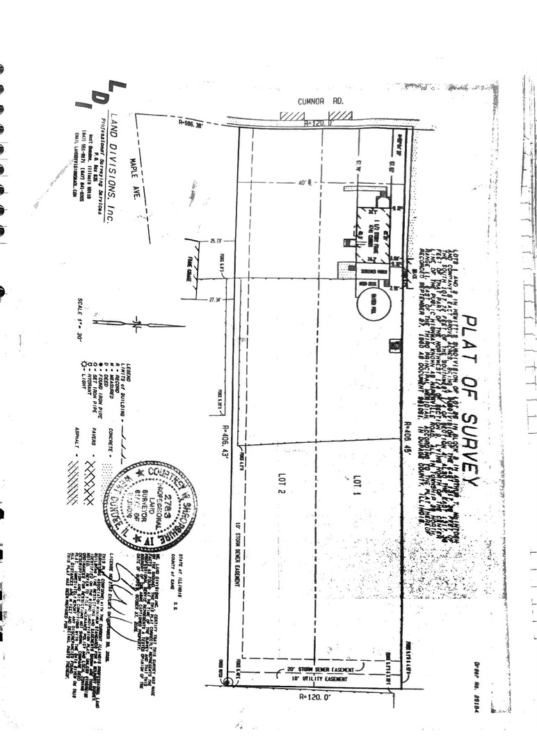 4741 Cumnor Road Downers Grove, IL 60515 - Photo 2 of 2 a picture of a bathroom with a white wall and a potted plant