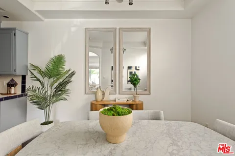 $745,000 | 4520 Fulton Avenue, Unit 14, Sherman Oaks, CA 91423