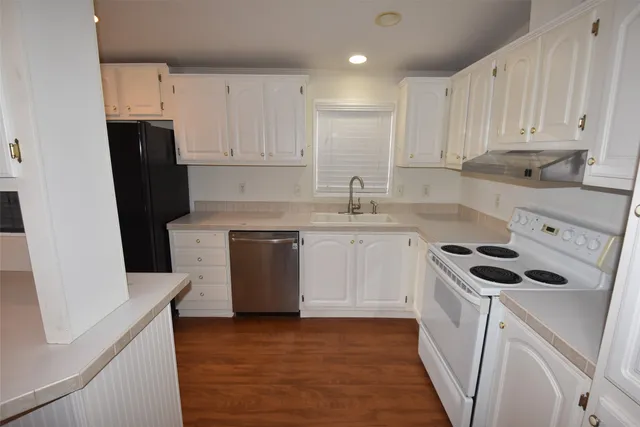 $1,595 | 10007 Elderberry Park Lane, Tomball, TX 77375