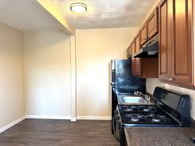 $1,900 | 838 Western Avenue, Unit 2R, Lynn, MA 01905