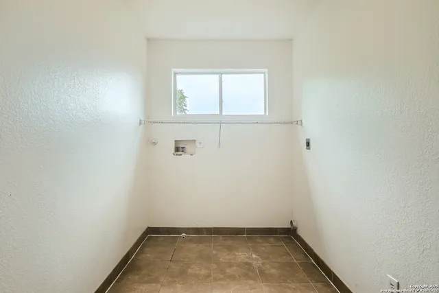 $2,300 | 8115 Ashwood Pointe, San Antonio, TX 78254