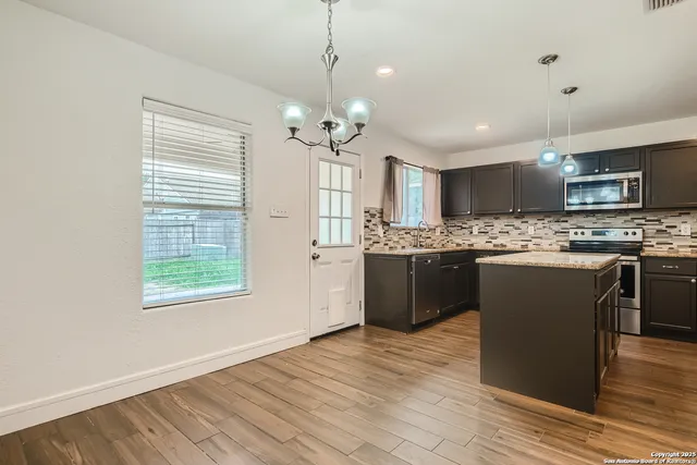 $2,300 | 8115 Ashwood Pointe, San Antonio, TX 78254