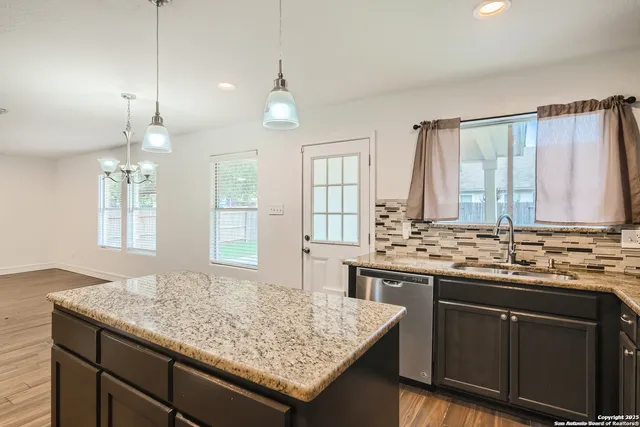 $2,300 | 8115 Ashwood Pointe, San Antonio, TX 78254