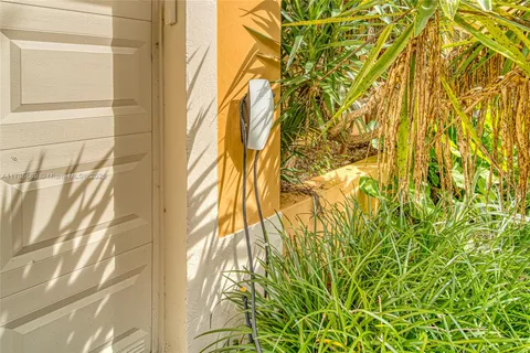 $2,590,000 | 721 Catalonia Avenue, Coral Gables, FL 33134