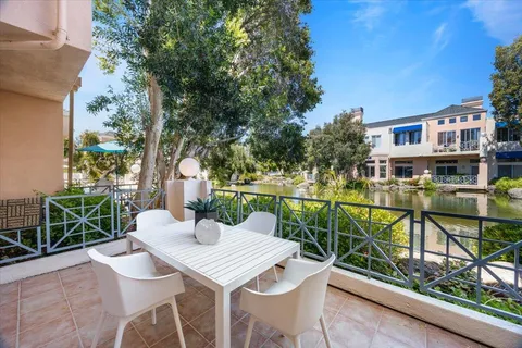 $1,648,000 | 803 Lakeshore Dr., Redwood City, CA 94065