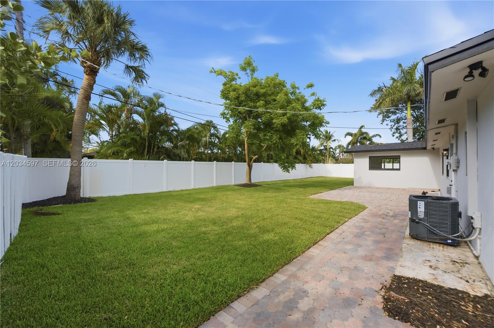 2731 Northeast 52nd Street Lighthouse Point, FL 33064 - Photo 38 of 43