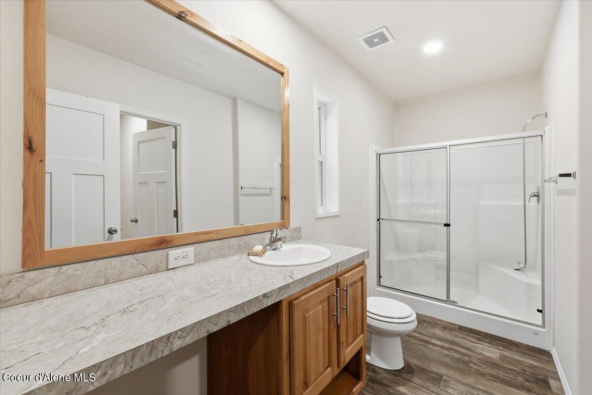 254 Lions Road Priest River, ID 83856 - Photo 17 of 39 19-Primary Bathroom