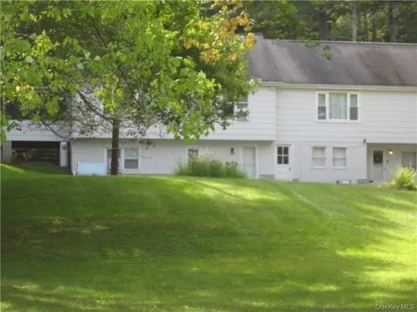 $1,800 | 525 Lake Road, Unit 3, Pine Plains, NY 12567
