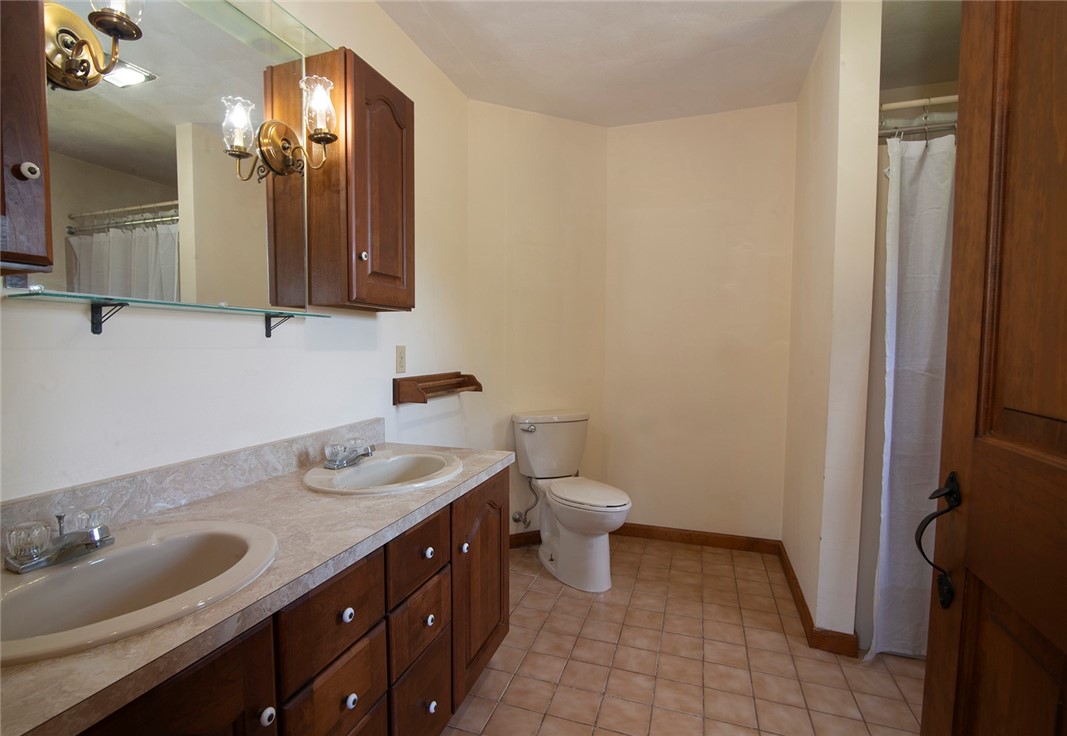 770 Tuckertown Road South Kingstown, RI 02879 - Photo 20 of 26