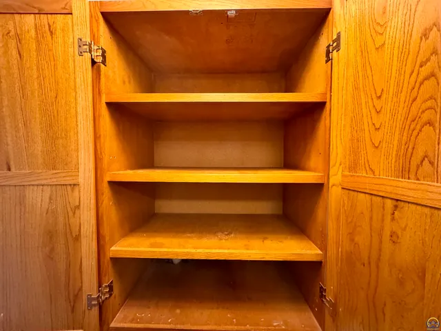 $74,900 | 200 Southwest Orchard Street, Topeka, KS 66606