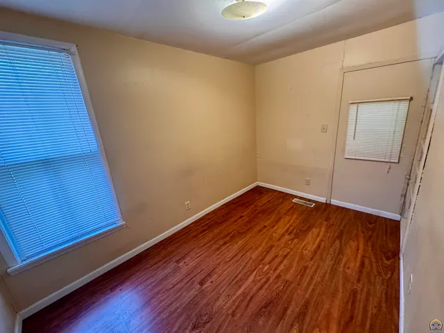 $74,900 | 200 Southwest Orchard Street, Topeka, KS 66606